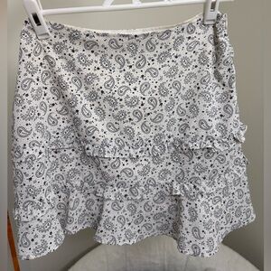 Le Lis White Paisley Ruffle Mini Skirt